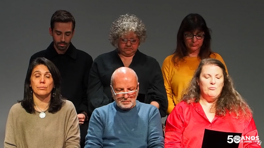 Poemas de Revolu&ccedil;&atilde;o pelo Teatro das Na&ccedil;&otilde;es