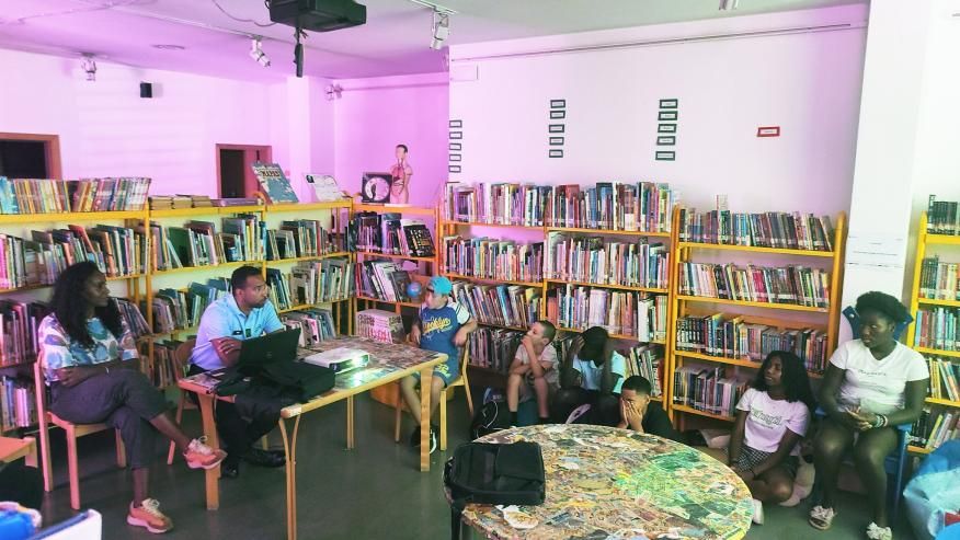 Palestra motivacional com crian&ccedil;as e jovens