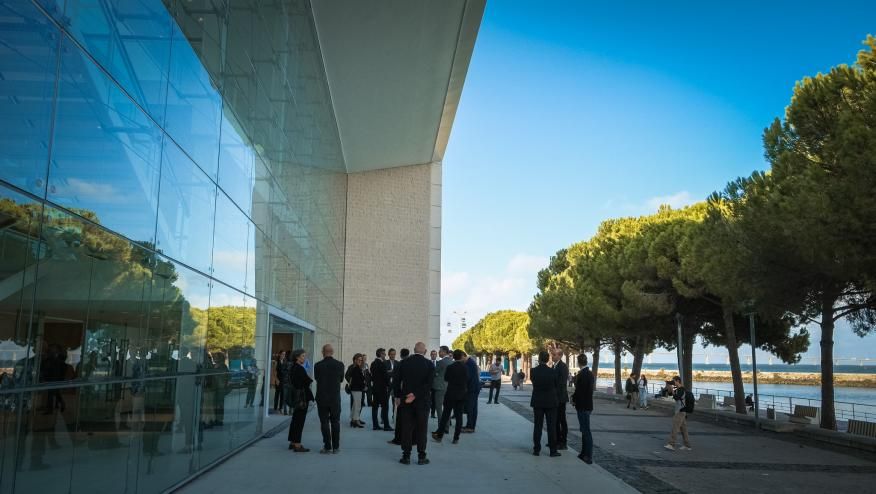 Teatro Cam&otilde;es reabre ao p&uacute;blico