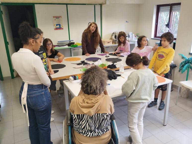 Atelier de costura dirigido aos mais novos