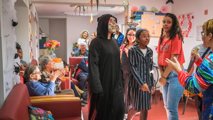 Olipand&oacute; levou Halloween ao Centro de Dia
