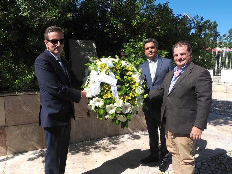 Autarcas prestam homenagem aos construtores da Expo'98