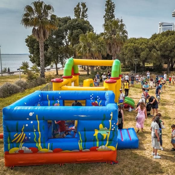 Muita festa e alegria das crian&ccedil;as