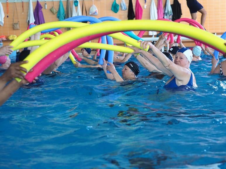 Mega Hidro Santos Populares anima Piscina do Oriente