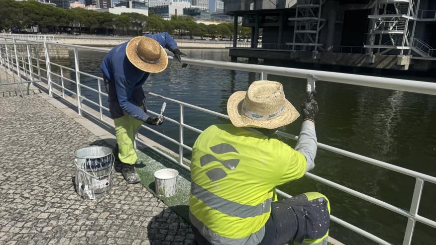 Guarda corpos continuam a ser pintados