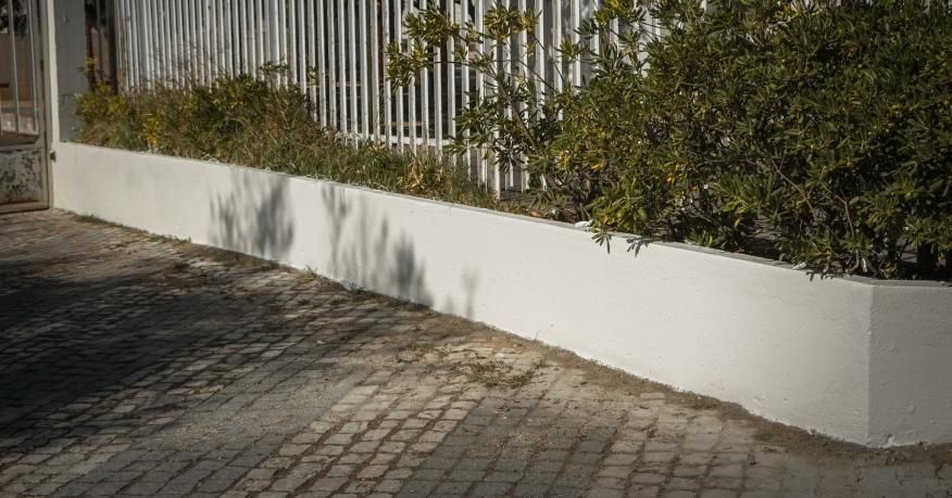 Trabalhos de recupera&ccedil;&atilde;o dos espa&ccedil;os exteriores das Escolas VG e PN