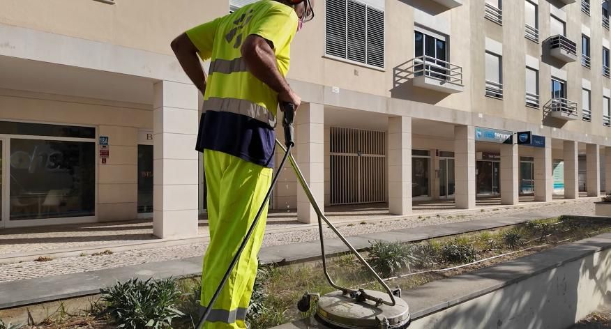Lavagem de pisos, muretes e floreiras