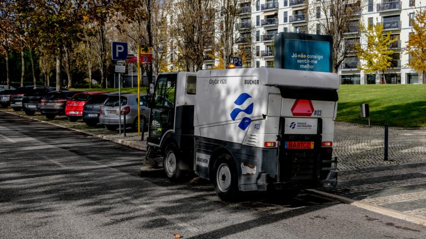 Varredora na Avenida da Boa Esperan&ccedil;a