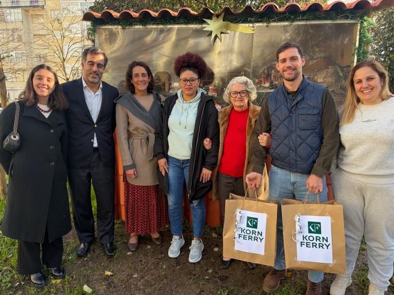 Crian&ccedil;as da Olipand&oacute; recebem materiais para atividades