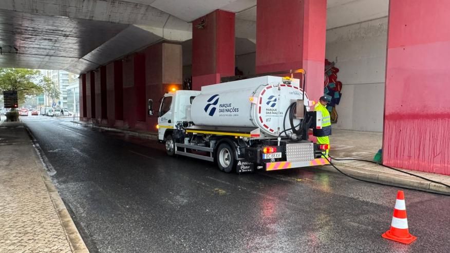 Lavagem do t&uacute;nel na Avenida do Mediterr&acirc;neo