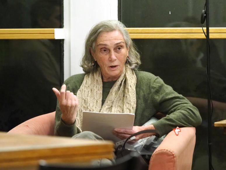 Patr&iacute;cia Couto no Ch&aacute; com Livros