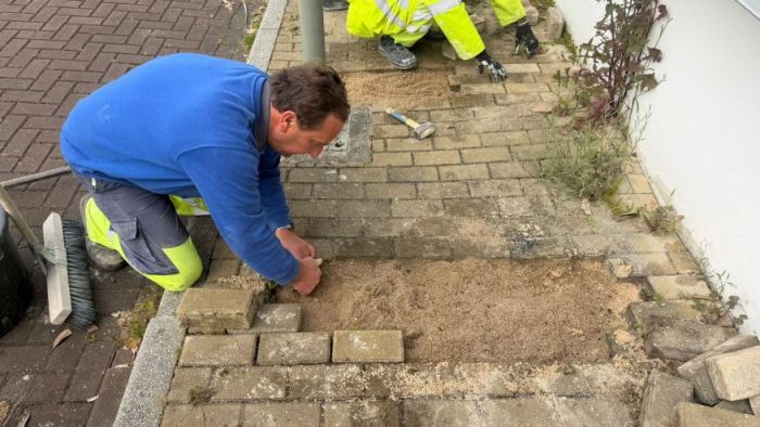 Manuten&ccedil;&atilde;o de pavimento na Piscina do Oriente