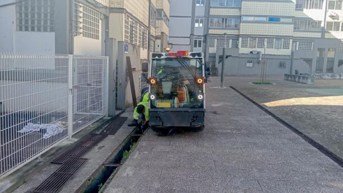 Limpeza e lavagem de sarjetas