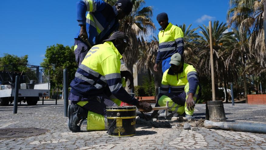 Manuten&ccedil;&atilde;o da cal&ccedil;ada e pilaretes