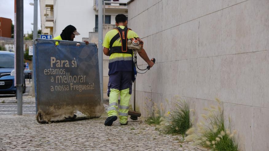 Deservagem na Rua dos Cruzados zona sul