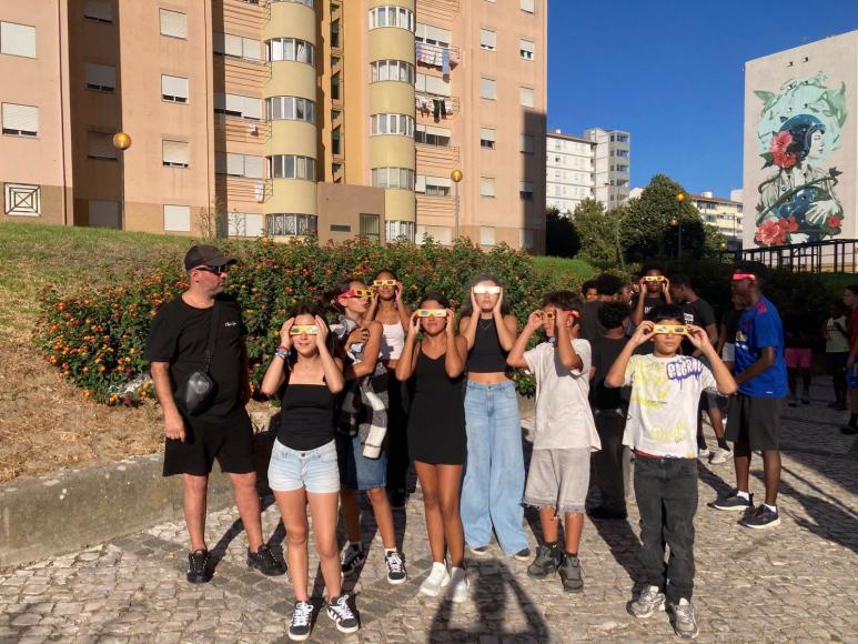 Espa&ccedil;o Jovem assiste ao Eclipse Solar em seguran&ccedil;a