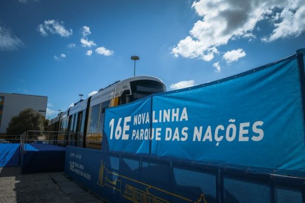 Sess&atilde;o de esclarecimento sobre a nova linha de el&eacute;trico r&aacute;pido Terreiro do Pa&ccedil;o - Rio Tranc&atilde;o