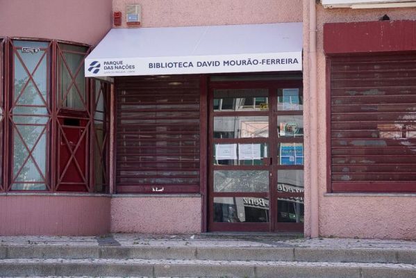 Biblioteca encerrada hoje &agrave; tarde
