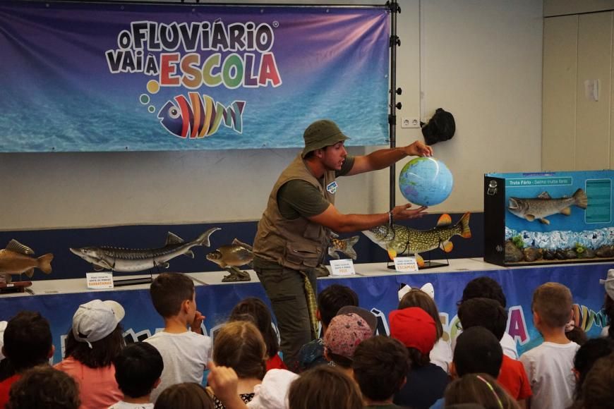 O Fluvi&aacute;rio foi &agrave;s escolas