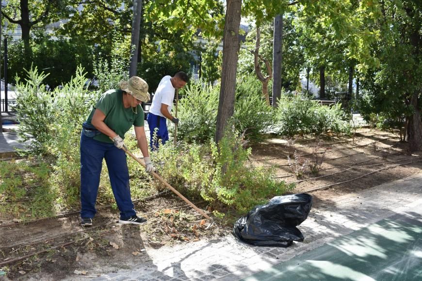 Limpeza e varredura na zona Norte do Espa&ccedil;o Poente
