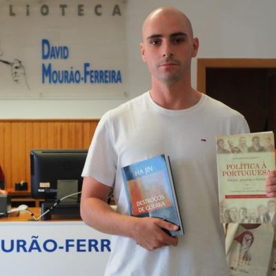 Já foi buscar o seu livro à Biblioteca David Mourão-Ferreira?