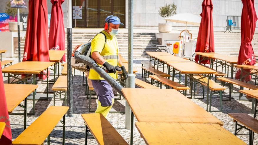 Refor&ccedil;o de limpeza no espa&ccedil;o do Arraial